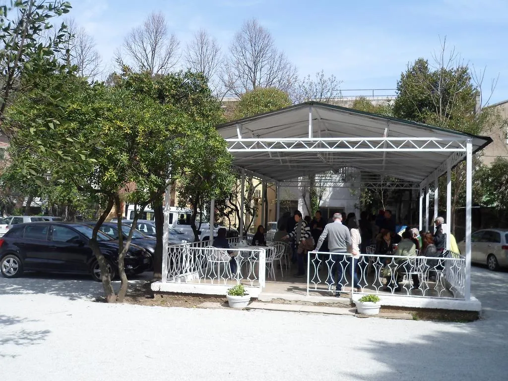 Hotel Zanarini In Centro A Riccione 3*,  Italien